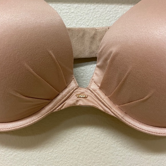 Victoria's Secret Plunge Bra - Picture 2 of 4